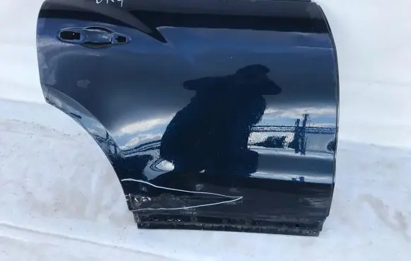 Maserati Levante Rear door