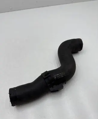 Coolant pipe/hose
