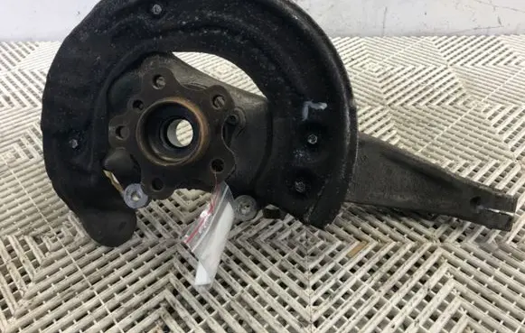 BMW 5 G30 G31 Front wheel hub spindle knuckle 6861797