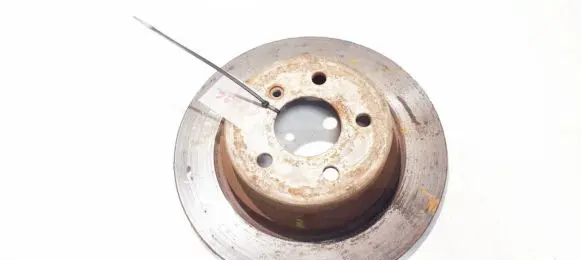 Mercedes-Benz E W211 Rear brake disc neventiliuojamas