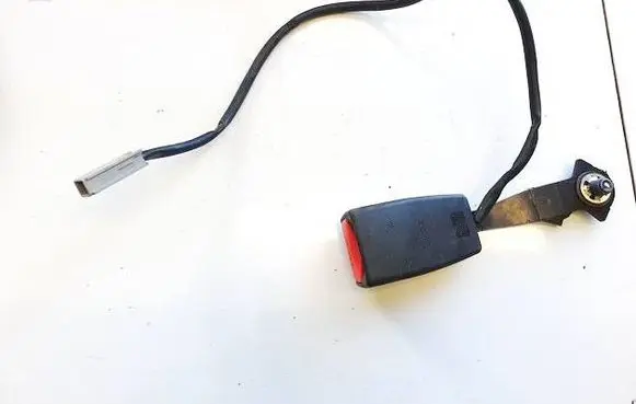 Mazda 5 Front seatbelt buckle