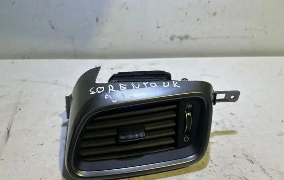 KIA Sorento Dash center air vent grill 97480 190K 180615