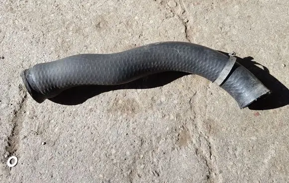 BMW 7 E38 Engine coolant pipe/hose 11531741408