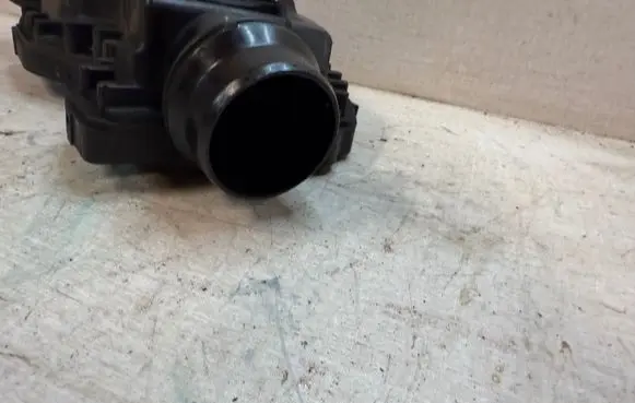 Mercedes-Benz ML W166 Intake resonator 0112765F