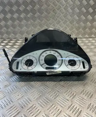 Mercedes-Benz E W211 Speedometer (instrument cluster) A2115404948
