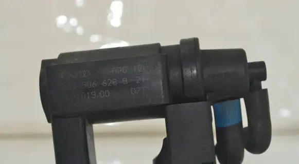 Audi A4 S4 B7 8E 8H Turbo solenoid valve 059906628B 70101900 07T142