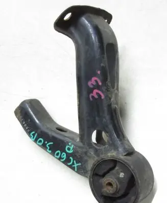 Volvo XC60 Engine mount bracket