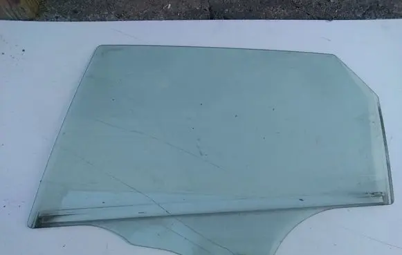 Mazda 3 I Rear door window glass