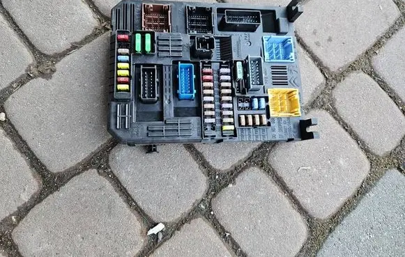 Opel Mokka B Fuse box set 9855665280 985566528002