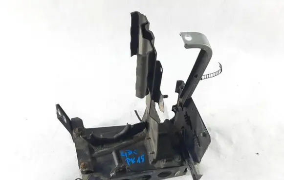 Audi A8 S8 D2 4D ABS pump bracket 4D0614119G