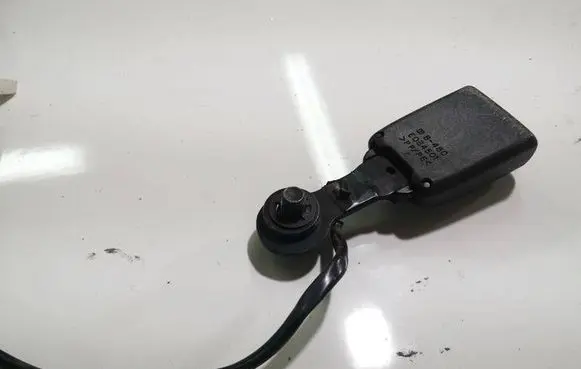 Nissan Pathfinder R51 Front seatbelt buckle e034501