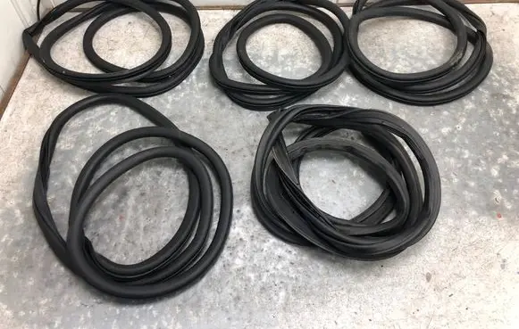 Jeep Compass Front door rubber seal 68242106-BILI 68242106