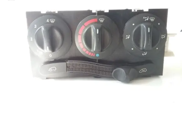 Mercedes-Benz A W168 Climate control unit 1688300385 Q094298