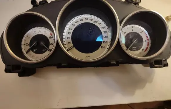 Mercedes-Benz E W212 Speedometer (instrument cluster) A2129001025zgs001
