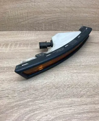Volkswagen PASSAT B6 Front indicator light 3C0953042J RightSide