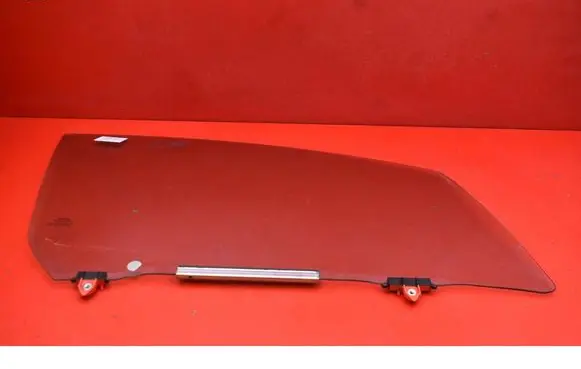 Toyota Yaris Front door window glass four-door 