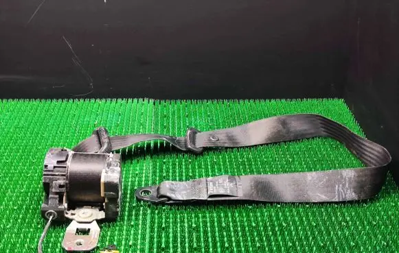 Iveco Daily 35 - 40.10 Front seatbelt 33017280A1