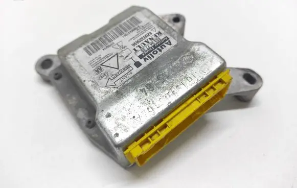 Renault Laguna II Airbag control unit/module 603947700 8200325696