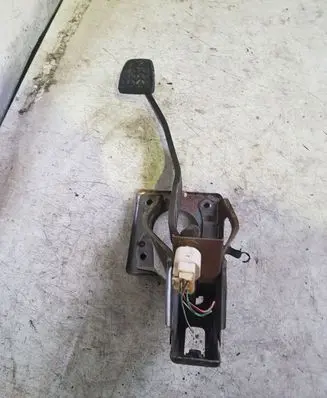 Toyota Avensis T250 Brake pedal