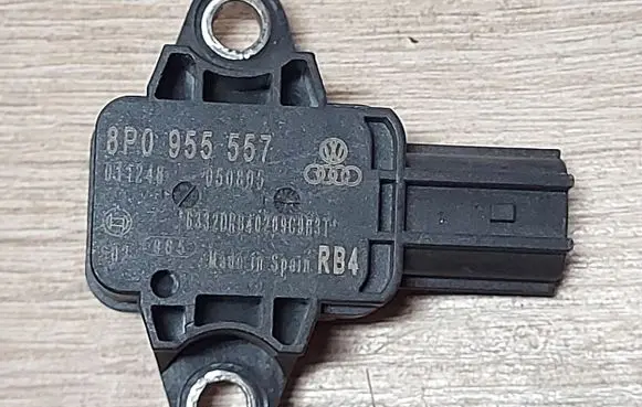Audi A3 S3 A3 Sportback 8P Airbag deployment crash/impact sensor 8P0955557