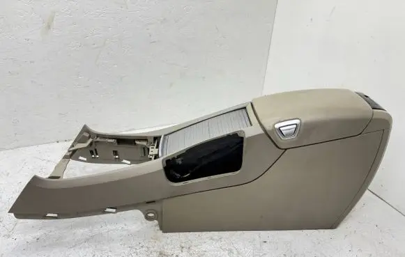 Volvo V70 Center console 30672520