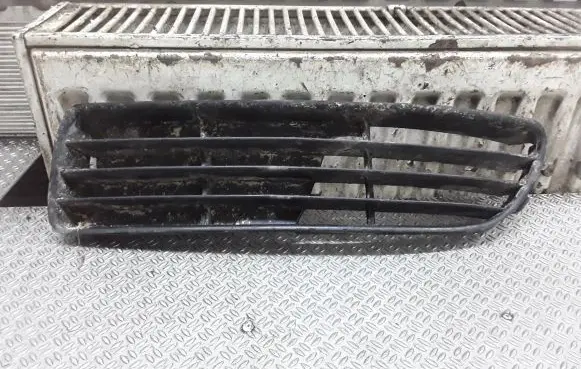 Audi A4 S4 B5 8D Front bumper lower grill