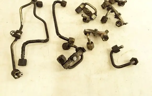 Peugeot 607 Fuel injector supply line/pipe 