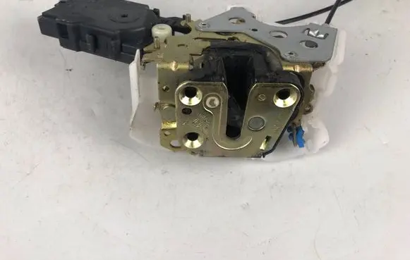 Subaru Forester SG Front door lock
