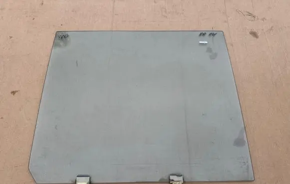 Rear door window glass