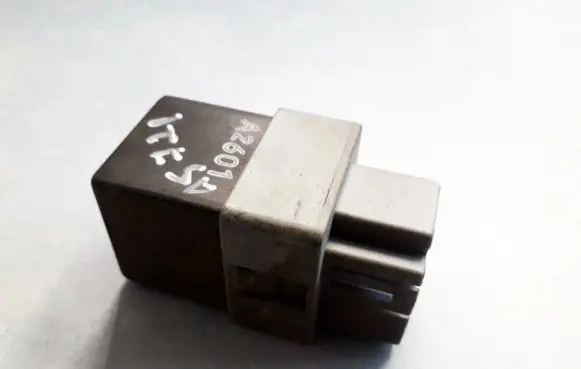 Mitsubishi Space Star Other relay MB953394