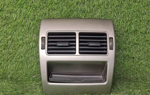 Jaguar XF X250 Rear air vent grill 8X235467446A