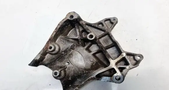 Opel Zafira B Engine mounting bracket 55192649