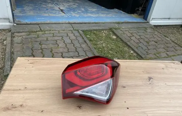 Rear/tail lights