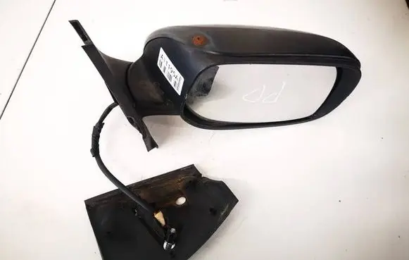 Toyota Yaris Front door electric wing mirror E8013935