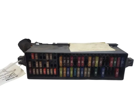 Volkswagen Polo V 6R Fuse module