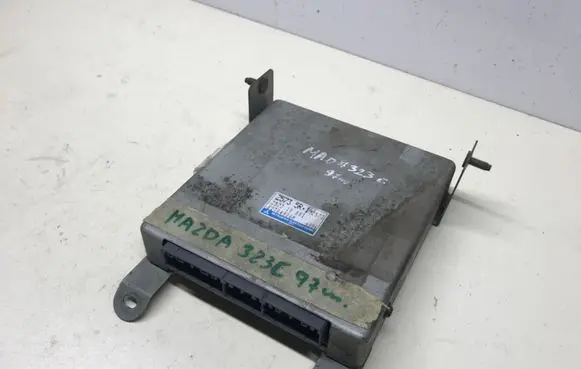 Mazda 323 Engine control unit/module Z5735R1 E2T84986M Z57318881