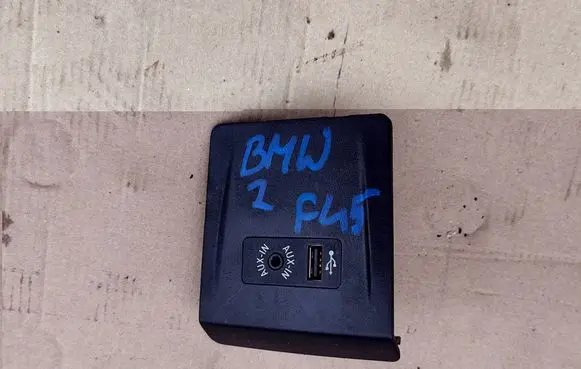 BMW 2 F45 AUX in-socket connector 26690703