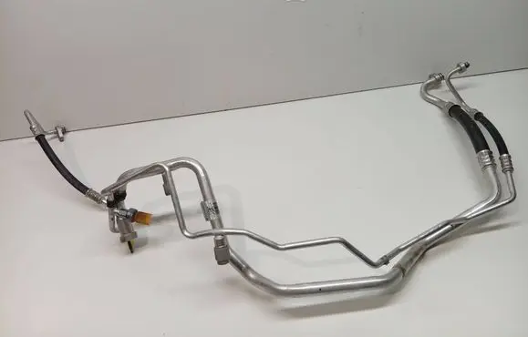 Peugeot 3008 II Air conditioning (A/C) pipe/hose 9675102080