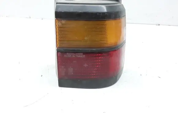 Volkswagen PASSAT B3 Rear/tail lights 333945112