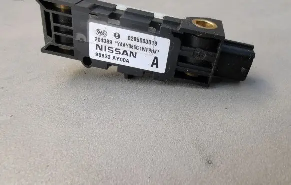 Nissan Primera Airbag deployment crash/impact sensor 0285003019 98830AY00A