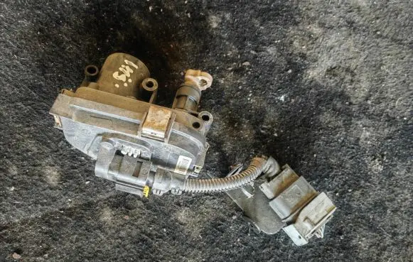 Opel Insignia A Intake manifold valve actuator/motor 