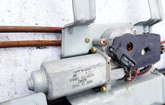 Sunroof motor/actuator