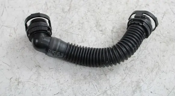 Skoda Octavia Mk3 (5E) Breather hose/pipe 04L103493