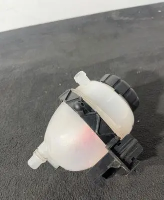 Mercedes-Benz C W205 Coolant expansion tank/reservoir A2225000549