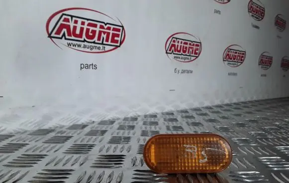 Volkswagen PASSAT B5 Front fender indicator light
