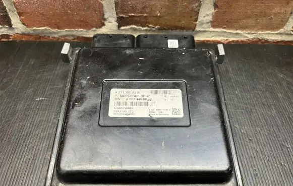 Mercedes-Benz E C207 W207 Engine control unit/module A2711500391 5WK91301 A0034468840