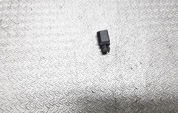 Volkswagen Jetta V Outside/exterior temperature sensor 0Z0820535
