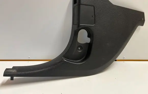 Foot area side trim