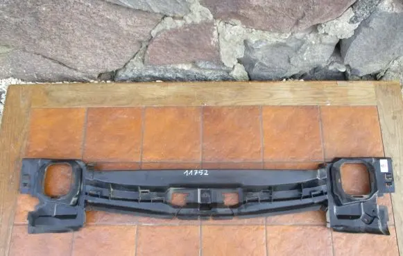 BMW 8 G14 Intercooler air guide/duct channel 51747359819