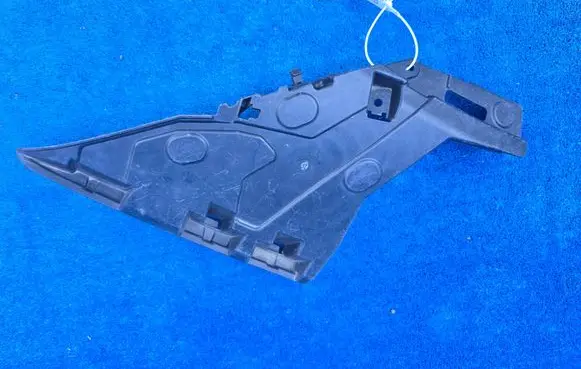 BMW X5 F15 Front bumper mounting bracket 7337092